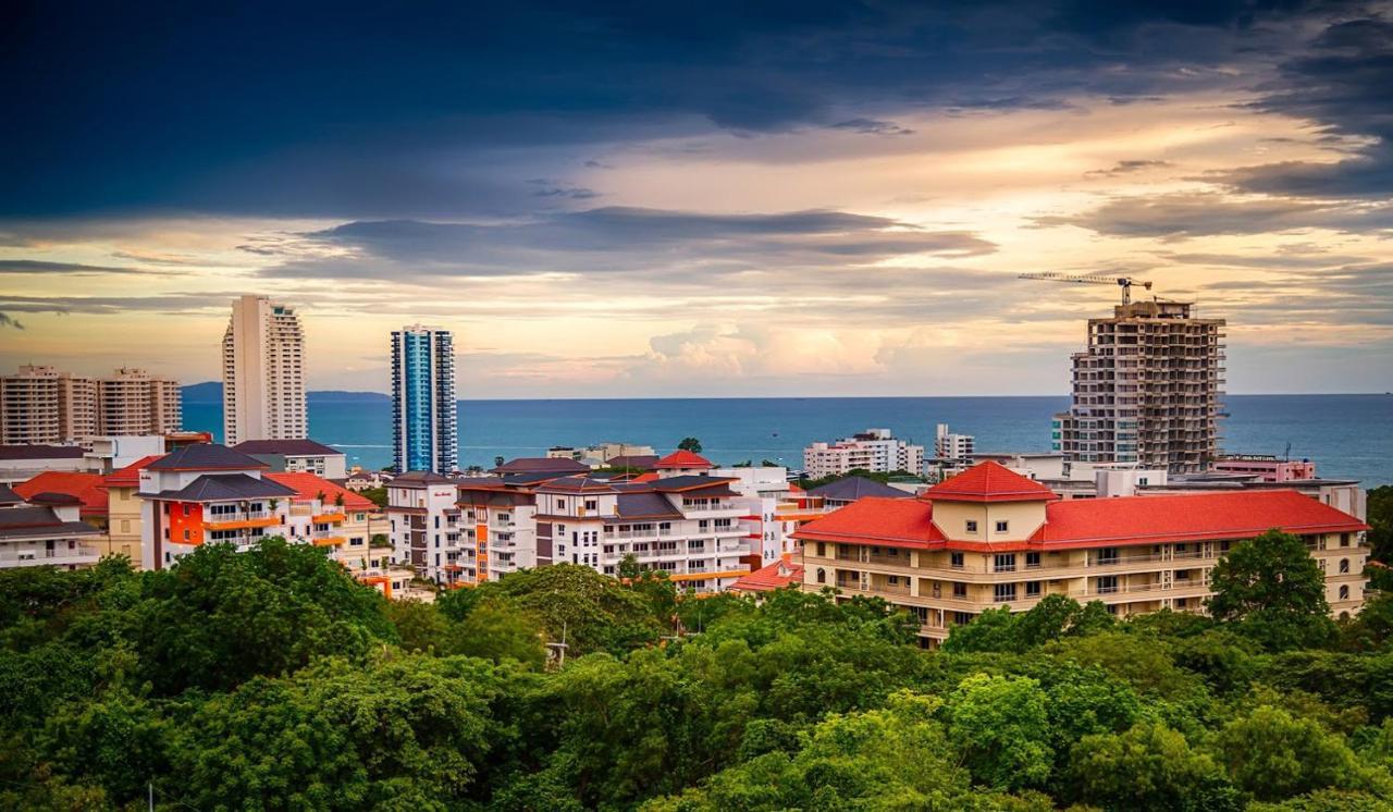 Family Residence Pattaya Exterior photo