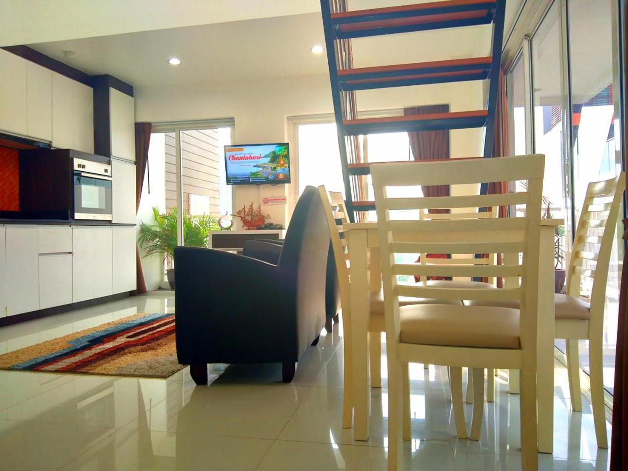 Family Residence Pattaya Exterior photo